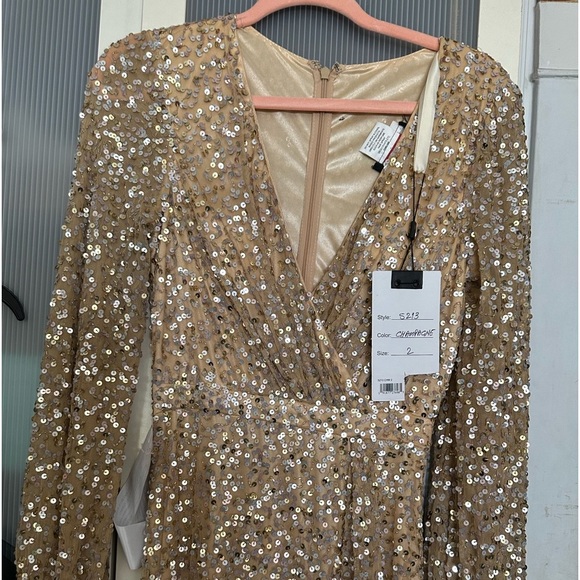 (341) ❤️ BNWT MAC DUGGAL LONG SEQUIN GOWN #5213 SHIMMERING GOLD - Picture 4 of 11